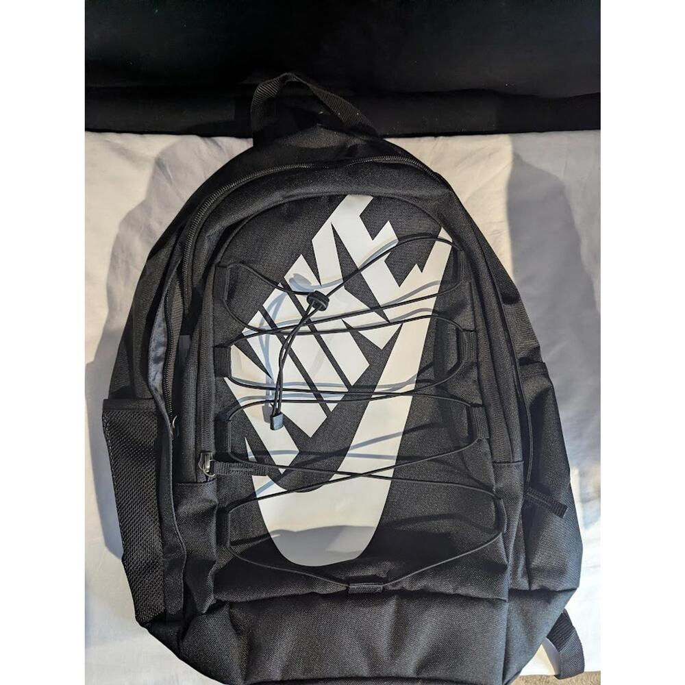Nike Hayward 26L Backpack Black White Laptop Bag Bungee DV1296-010 NEW - Picture 8 of 14